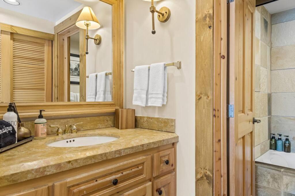 Blue Collar Boutique: Affordable Adventure Aparthotel Telluride Ngoại thất bức ảnh