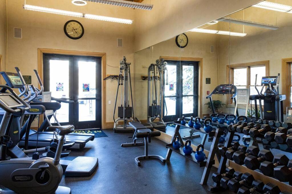 Blue Collar Boutique: Affordable Adventure Aparthotel Telluride Ngoại thất bức ảnh